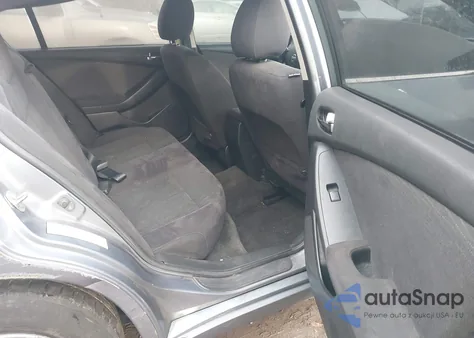 2011 Nissan Altima 2.5 S z USA, uszkodzony, nr VIN 1N4AL2AP4BN463015